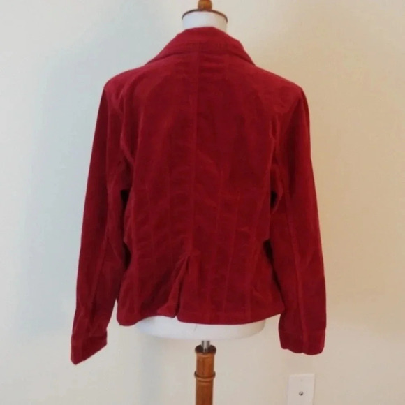 Kikit Jeans burgundy/ red jacket. Cute button detailing. - Picture 3 of 6